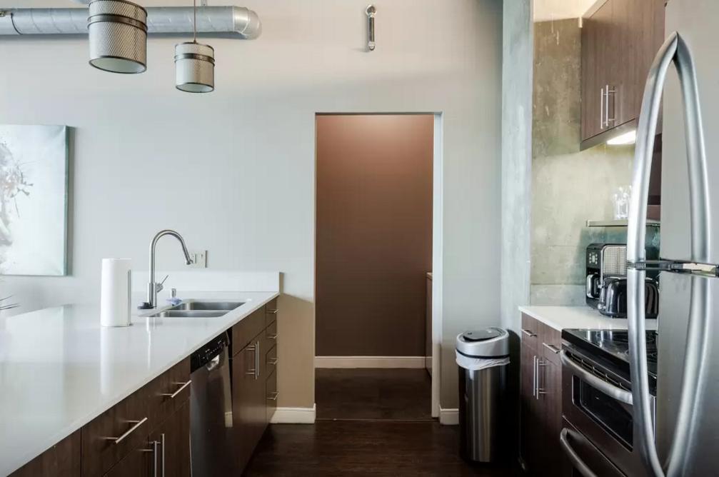 Met Lofts Suites Downtown La Los Angeles Room photo
