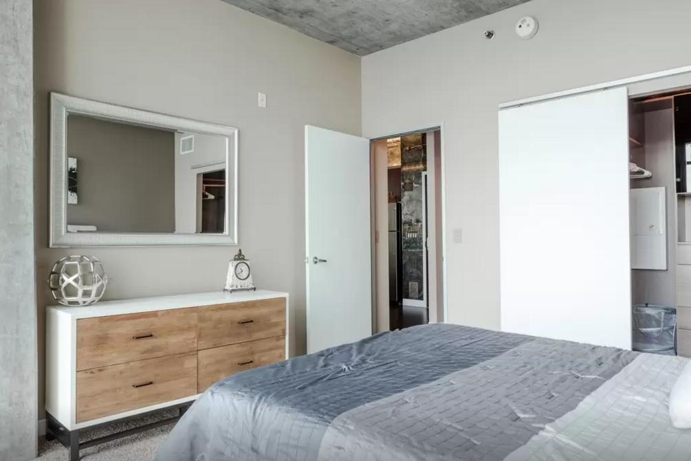Met Lofts Suites Downtown La Los Angeles Room photo