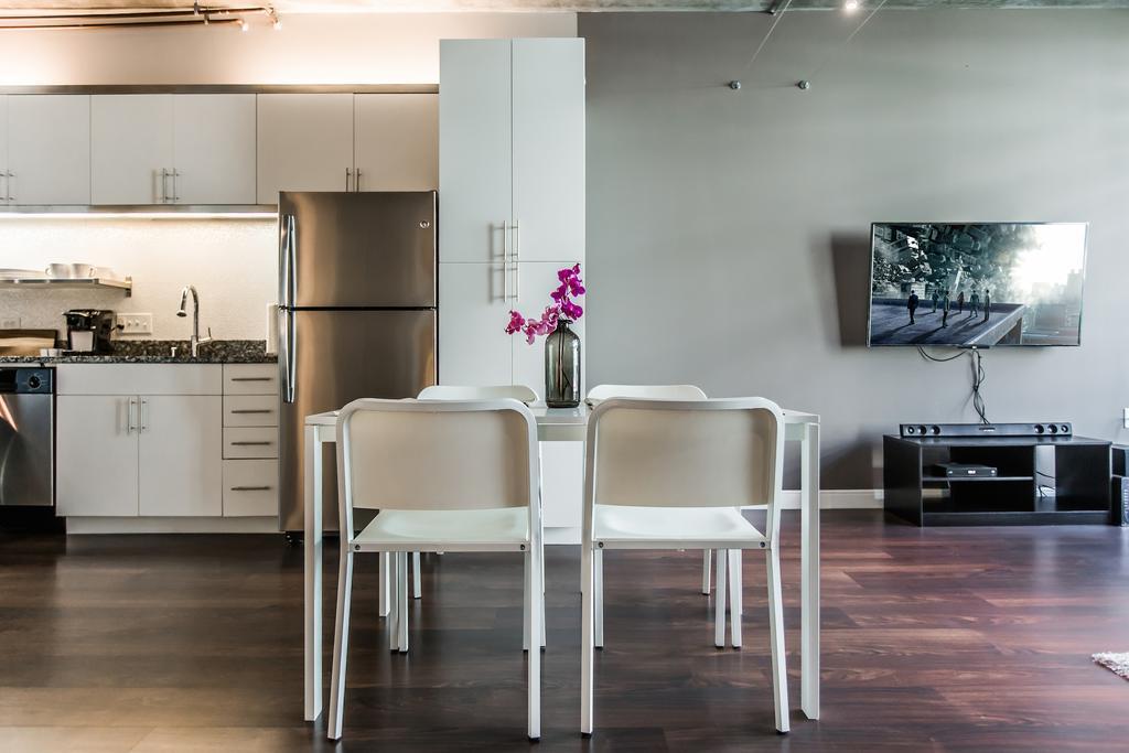 Met Lofts Suites Downtown La Los Angeles Room photo